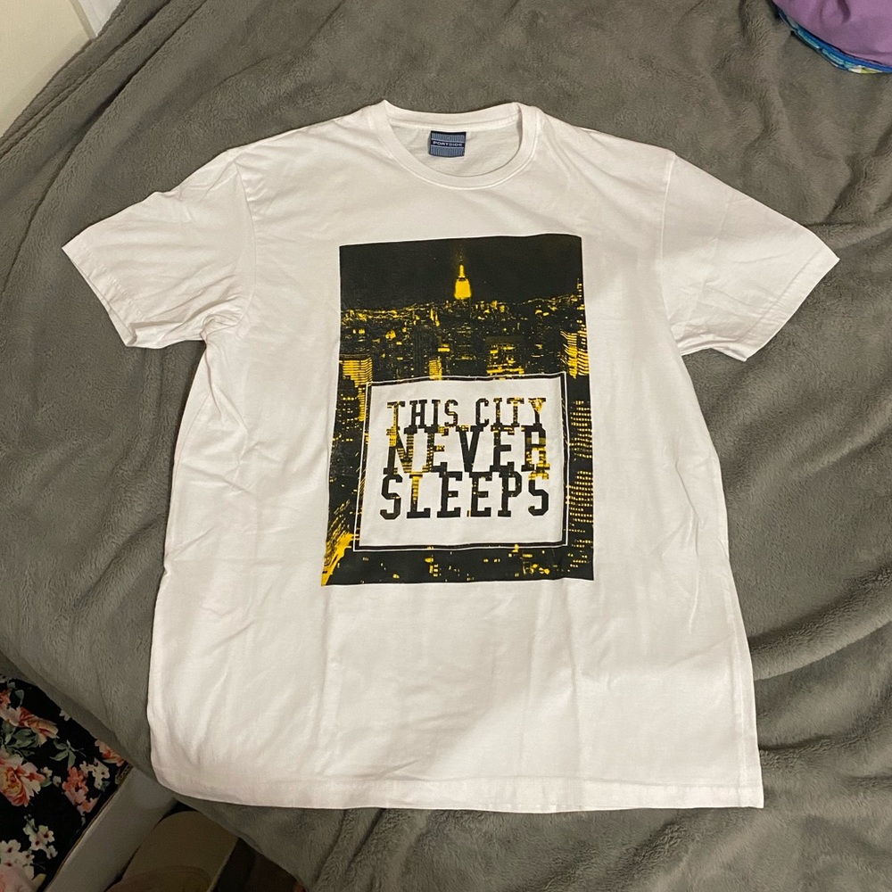 This City Never Sleeps New York Tee